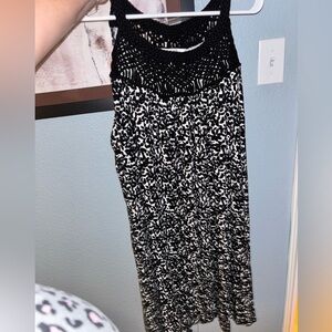 Elegant Black and White Patterned Nightgown